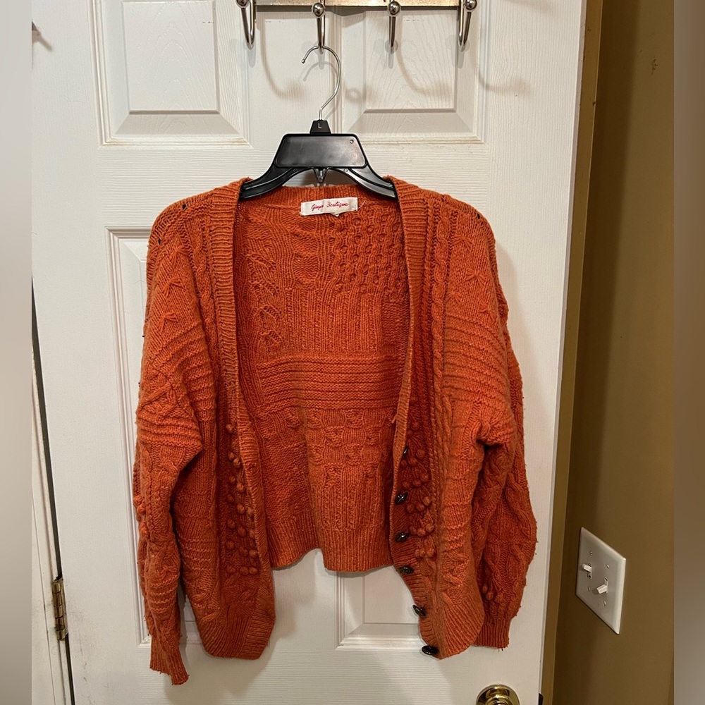 Vintage piece! I absolutely love this sweater, honestly hard to let go.